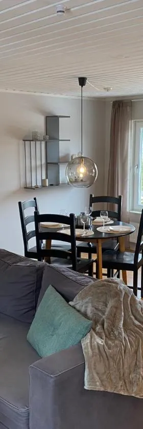 Stockholm Archipelago House with shared pool，位于Mörtviken的酒店