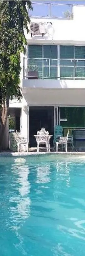 White House near Thunderbird Resort，位于Parian的酒店