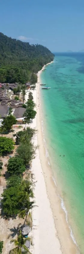 Thanya Beach Resort - SHA Plus，位于奈岛的酒店