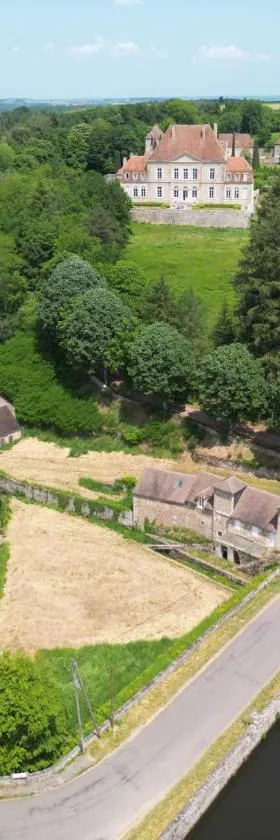 L'Ancien Moulin du Château de Marrault - Gîte de groupe，位于马尼的酒店