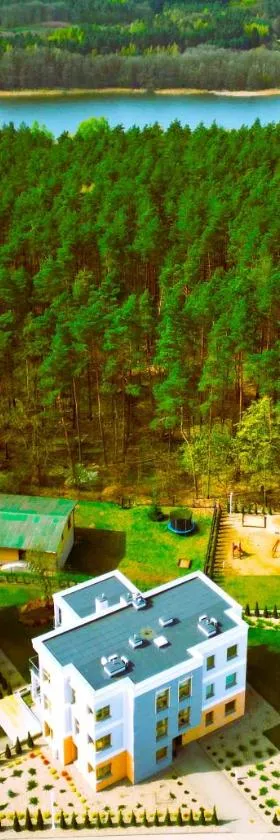 FoRest Longinówka - las, jezioro, parking, Netflix i Prime, TV55"，位于布罗德尼察的酒店