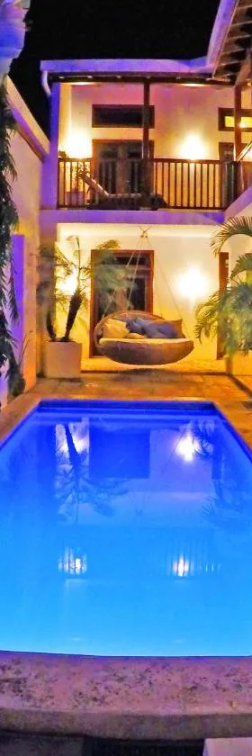 Hotel and Coffe Azul，位于莱昂的酒店
