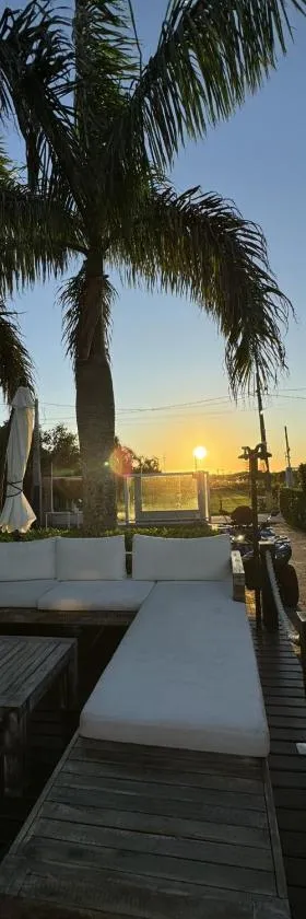 RJ Residencial Beira Mar Deliciosa Casa Frente Mar na Pinheira com piscina，位于皮涅拉的酒店
