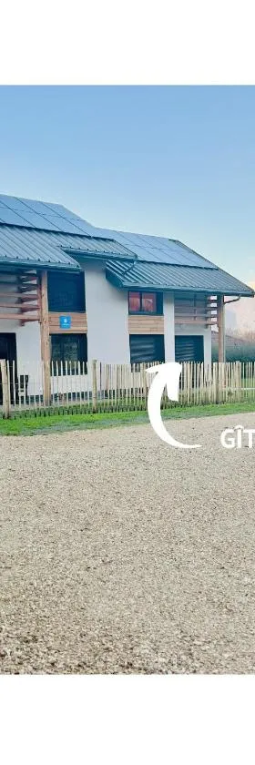 Gîte de la Source - CLG Savoie - Vélo tourisme - 2CH - 2SDB，位于Villard-dʼHéry的酒店