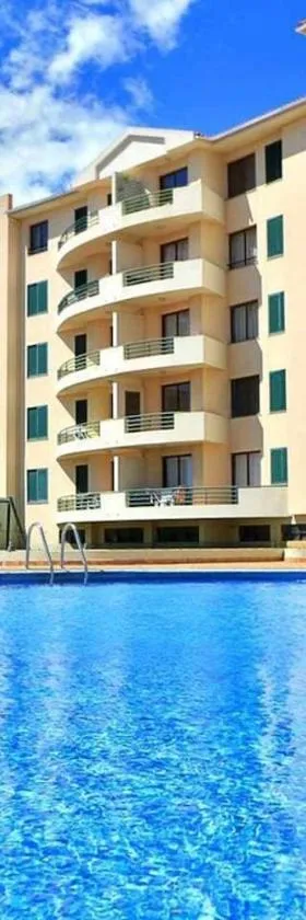 Garajau Terrace - Amazing Views of Garajau Town，位于Garajau的酒店