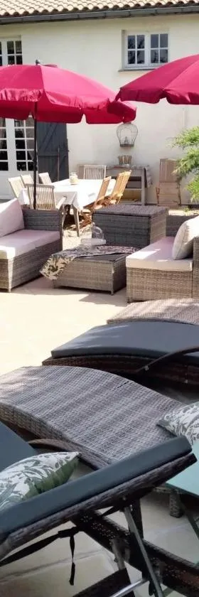 Villa charmante à Arsac avec piscine privée et jardin，位于Arsac的酒店