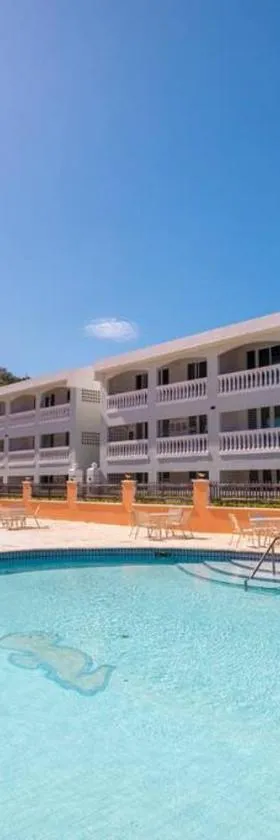 Golden Dream Villas & Studio A/B Pool View，位于伊莎贝拉的酒店