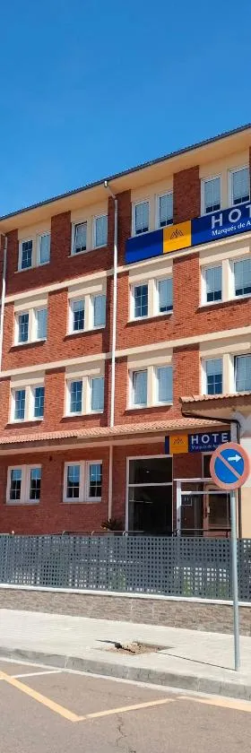 Hotel Marqués de Aguilar，位于阿吉拉尔日波奥的酒店