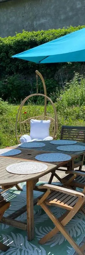 Maison Zen et Jacuzzi proche des passerelles himalayennes de Monteynard，位于Vif的酒店