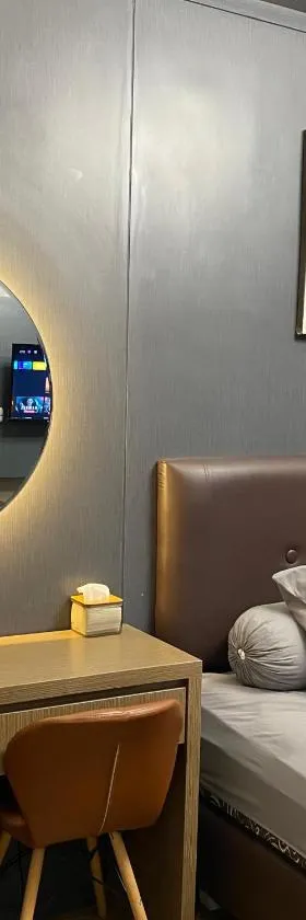 Apartemen Bale Hinggil Studio，位于Medokansemampir的酒店