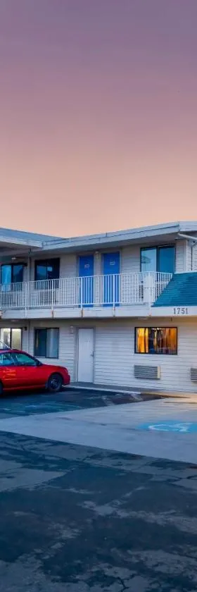 Motel 6-Richland, WA - Kennewick，位于里奇兰的酒店
