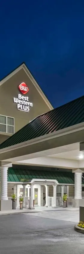 贝斯特韦斯特Plus第一海岸套房酒店，位于尤利的酒店