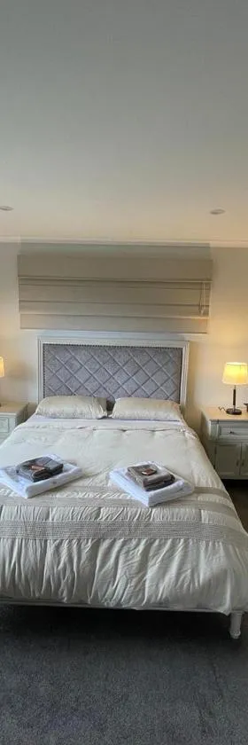 Private Ensuite with Spa in Upper Hutt，位于上哈特的酒店