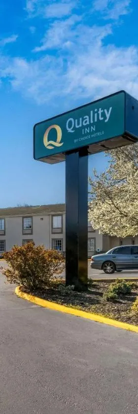 Quality Inn University Area，位于法姆维尔的酒店