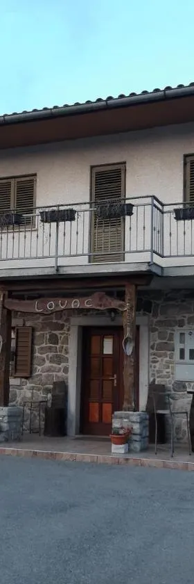 Rooms with a parking space Jelovice, Central Istria - Sredisnja Istra - 22787，位于Lanišće的酒店