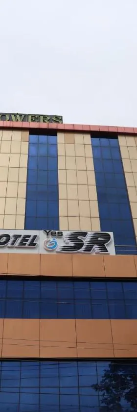 HOTEL SR，位于帕拉尼的酒店