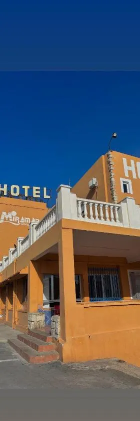 HOTEL MIRAMAR，位于托雷夫兰卡的酒店