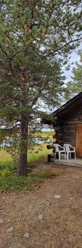 Lakeside Cabin Hukkajärvi no electricity no running water，位于Karesuvanto的酒店