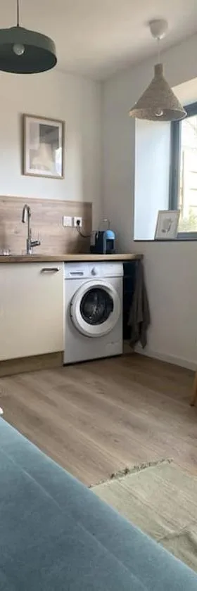 Entre ville et campagne appartement cosy avec parking et terrasse Wood，位于Coutiches的酒店