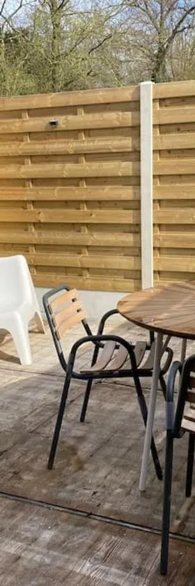 La Grange Eiffel appartement cosy avec parking ferme et terrasse Wood，位于Coutiches的酒店