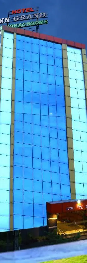 Hotel MN Grand Shamshabad Airport Zone Hyderabad，位于商沙巴的酒店