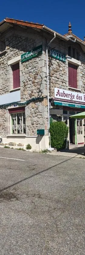 Auberge Des Pins，位于欧布纳的酒店