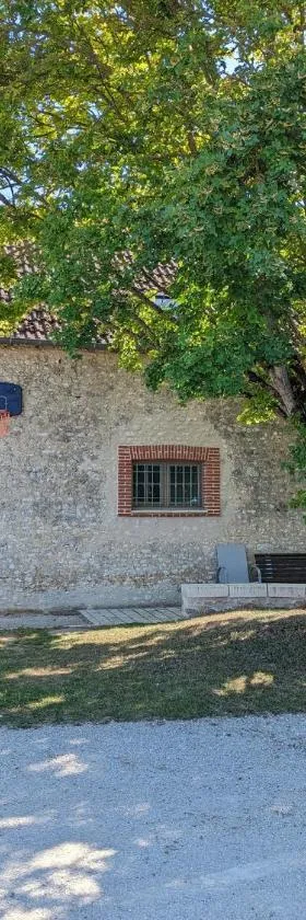 Maison de campagne rénovée à 1h de Paris, avec jardin clos, 4 chambres et équipements familiaux - FR-1-590-164，位于Treilles-en-Gâtinais的酒店