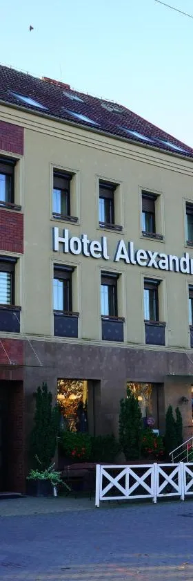 Hotel Alexandra，位于Olesno的酒店