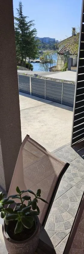 Roberto Apartment，位于Baćina的酒店