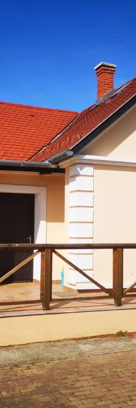 Gyümölcsliget Vendégház，位于Csehimindszent的酒店