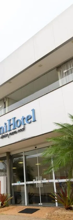 Colonial Flat Hotel，位于伊塔佩蒂宁加的酒店