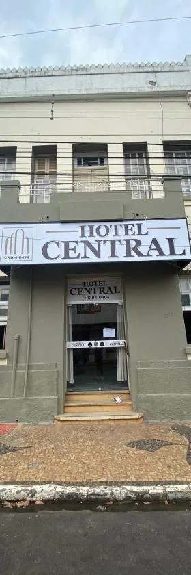 Hotel Central，位于阿拉萨图巴的酒店
