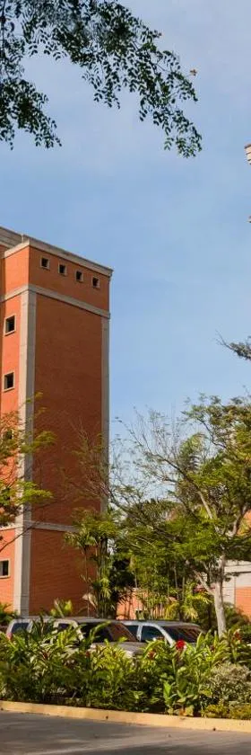 Hotel GH Guaparo Inn Valencia，位于巴伦西亚的酒店