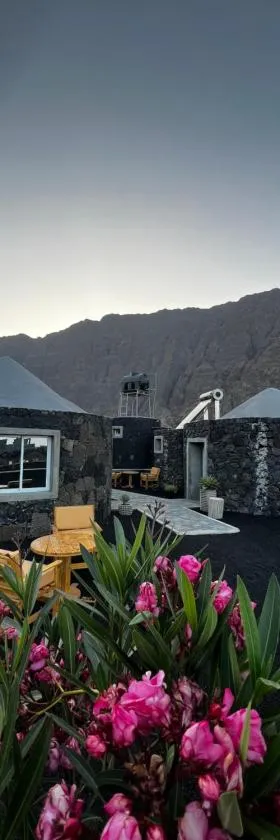 EcoFunco，位于Portela的酒店
