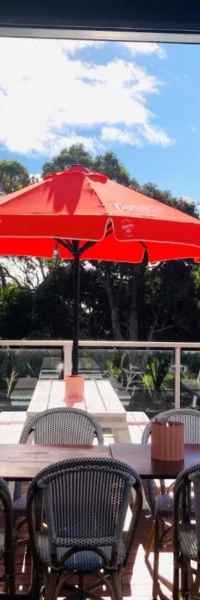 Bridport Bay Inn，位于布里德波特的酒店