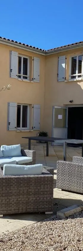 Domaine de la Noiseraie - Suites spacieuses，位于索恩河畔贝尔维尔的酒店