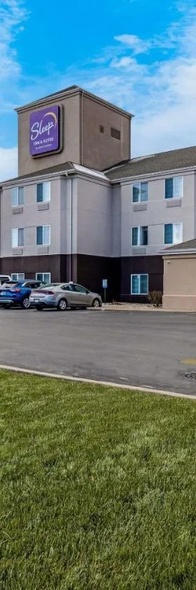 Sleep Inn & Suites Green Bay South，位于De Pere的酒店