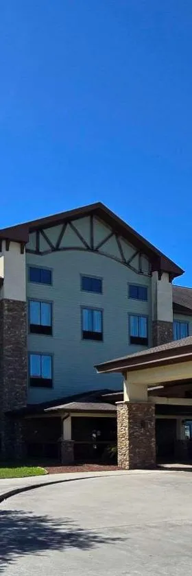 Comfort Inn & Suites，位于Beeville的酒店