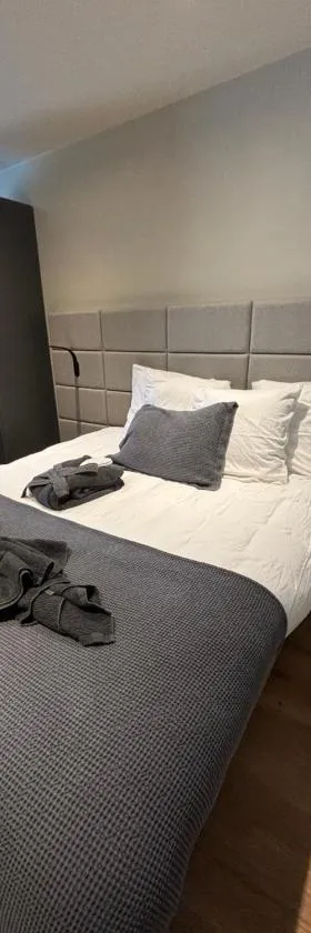 Hotel Mezza Notte，位于龙塞的酒店