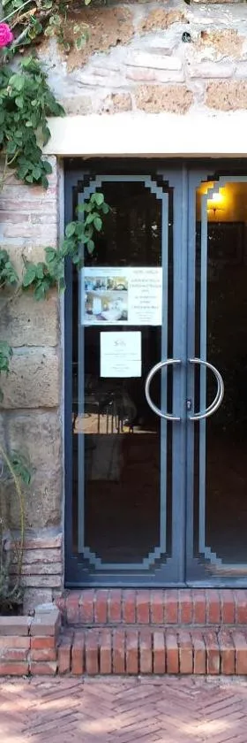 锦缎酒店，位于索瓦纳的酒店