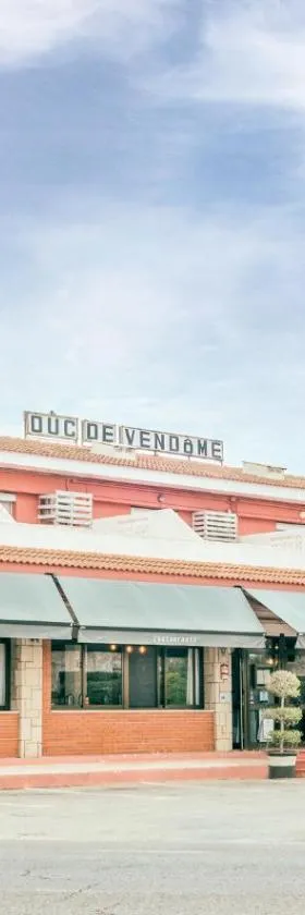 Hotel Duc de Vendôme，位于比纳罗斯的酒店