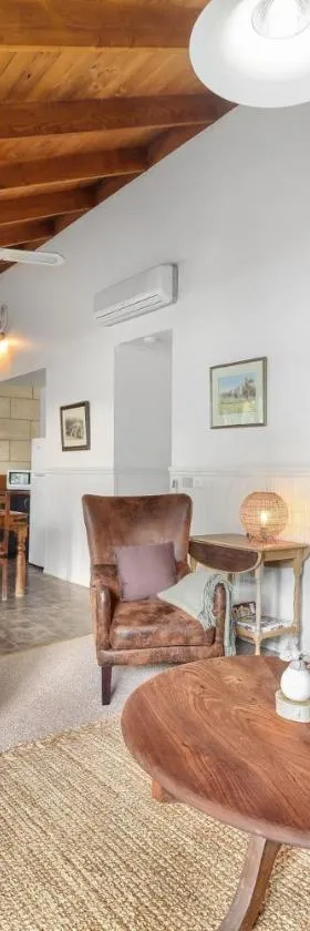 Jamieson Cottages - Cottage ONE - Sleeps 4，位于Howqua的酒店