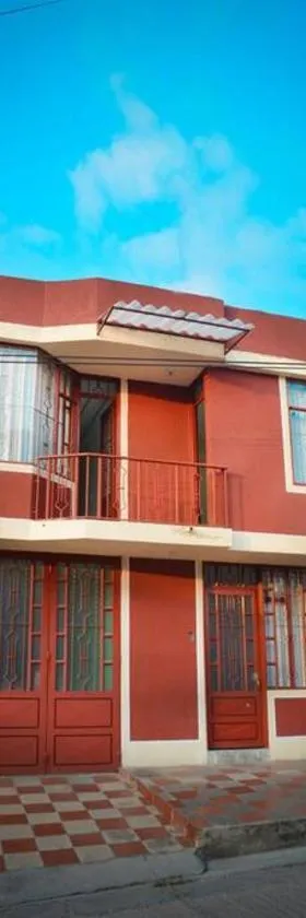 Casa amplia con garaje，位于富萨加苏加的酒店