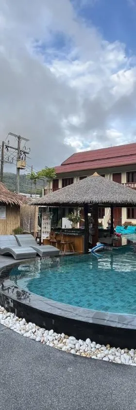 Ginis Beach Resort，位于卡马拉海滩的酒店
