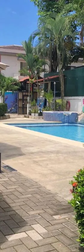 La Sirena Playa Jacó，位于雅科的酒店