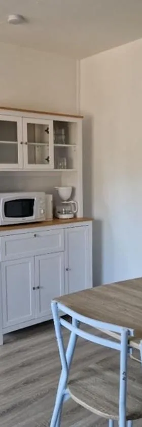 Appartement au milieu des vignes，位于瑟泽的酒店