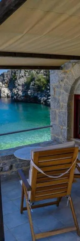 'Panorama' Stone House On The Beach，位于Khalíkia的酒店