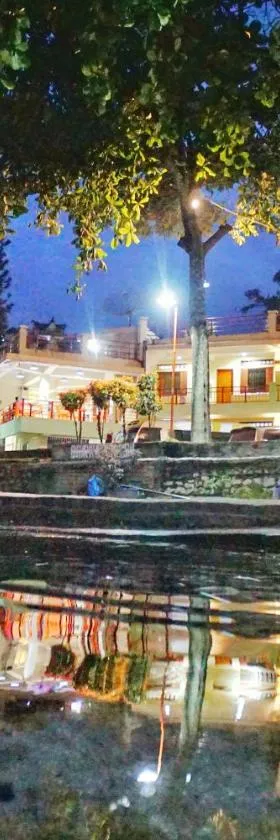 巴拉巴特潘杜西湖大酒店，位于巴拉巴特的酒店