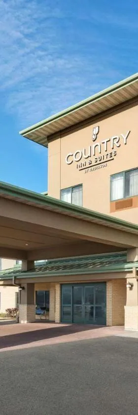 麦迪逊西乡村旅馆和套房酒店，位于米德尔顿的酒店