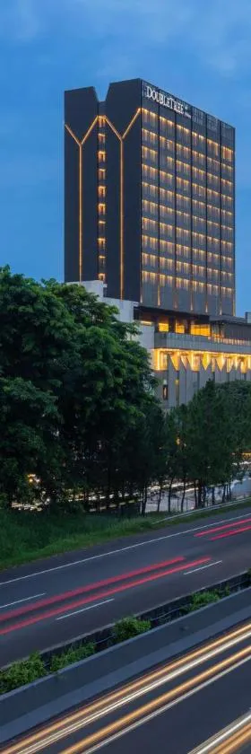 DoubleTree by Hilton Jakarta Bintaro Jaya，位于塞尔蓬的酒店